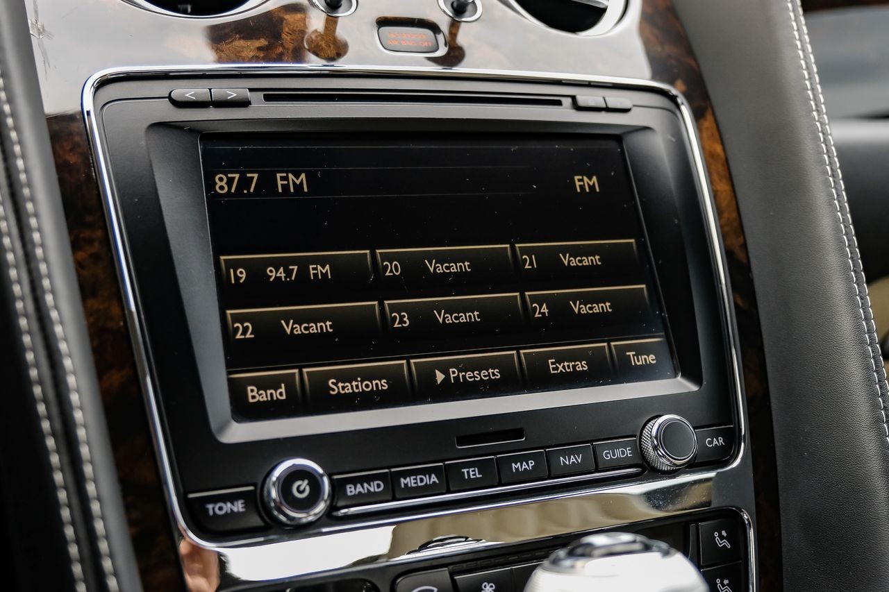 Bentley Continental GT V8 Vehicle Main Gallery Image 23