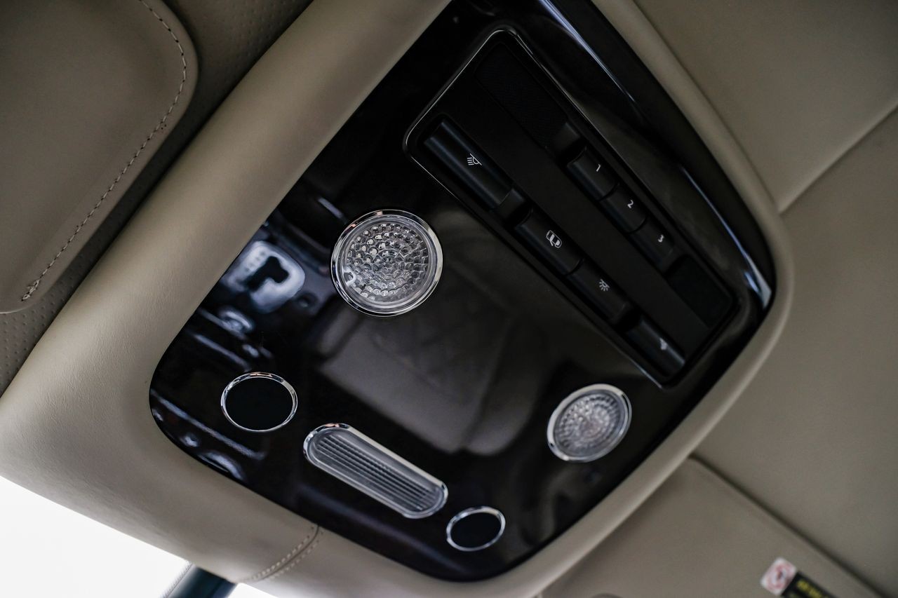 Bentley Continental GT V8 Vehicle Main Gallery Image 26