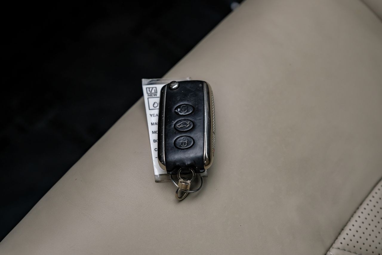 Bentley Continental GT V8 Vehicle Main Gallery Image 48