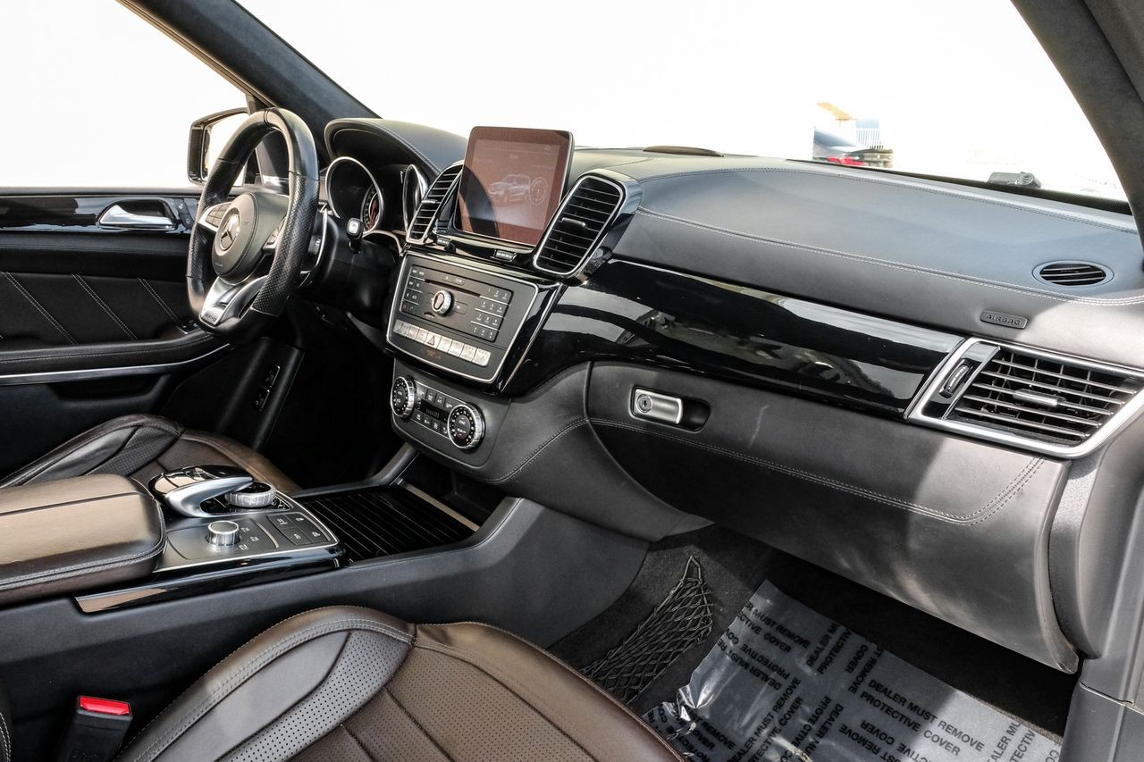 Mercedes-Benz GLS 63 AMG Vehicle Main Gallery Image 13