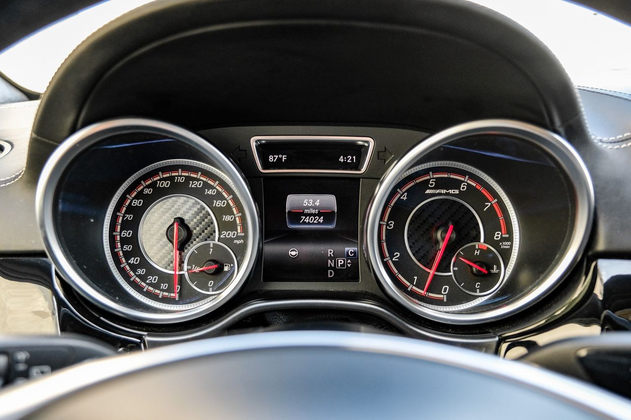 Mercedes-Benz GLS 63 AMG Vehicle Main Gallery Image 20