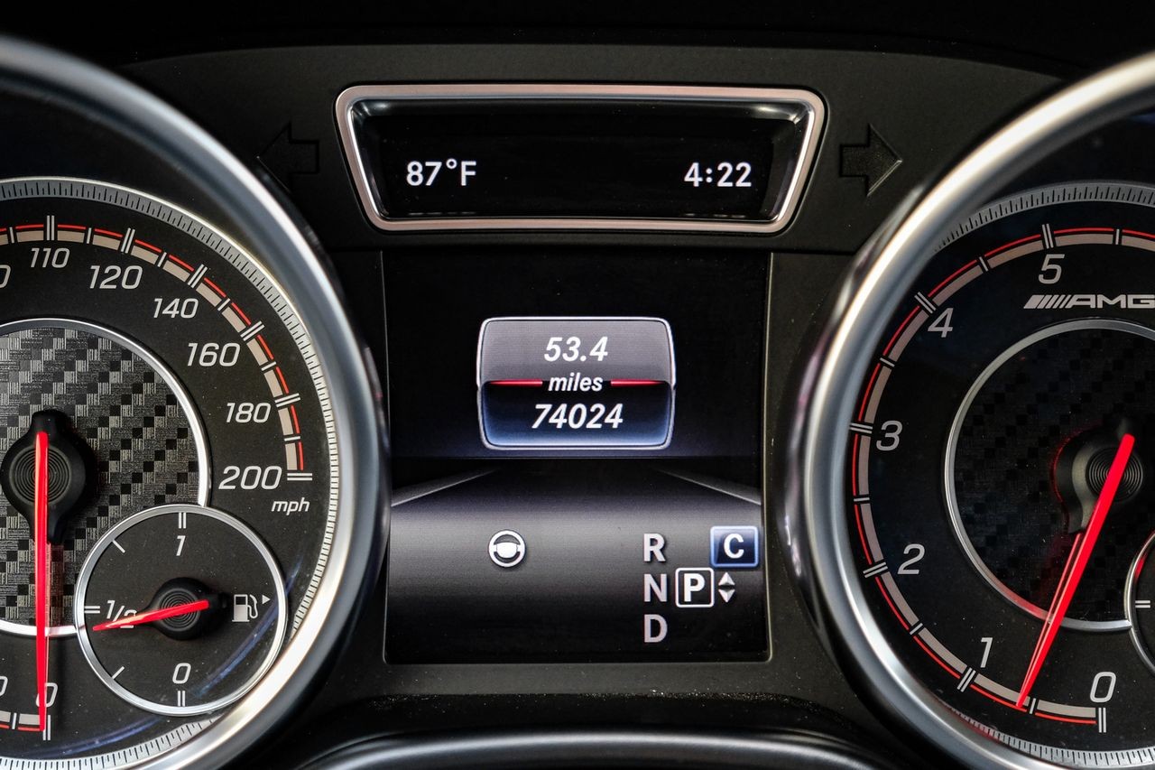 Mercedes-Benz GLS 63 AMG Vehicle Main Gallery Image 21