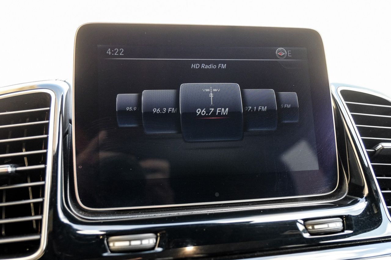 Mercedes-Benz GLS 63 AMG Vehicle Main Gallery Image 31