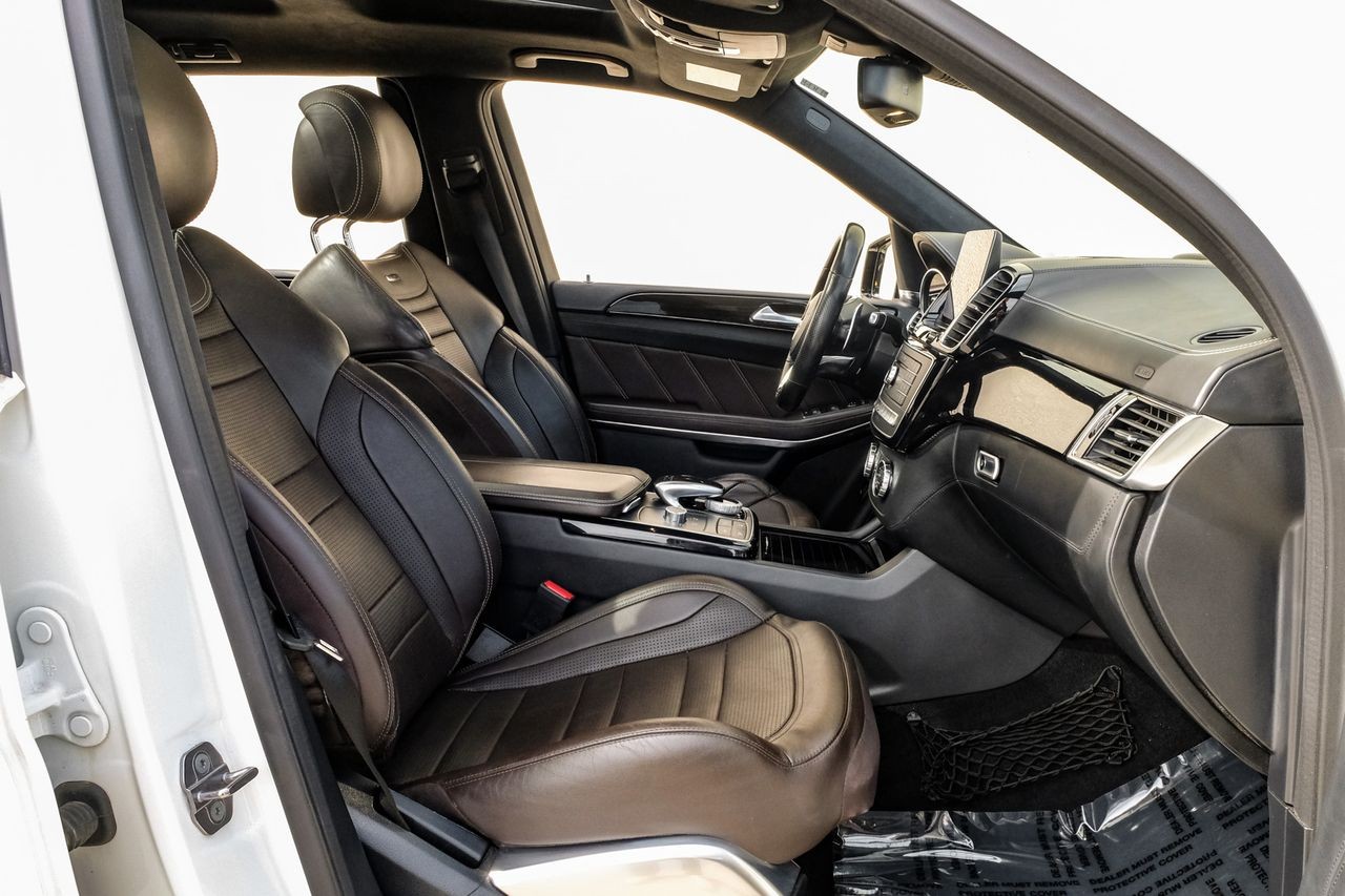 Mercedes-Benz GLS 63 AMG Vehicle Main Gallery Image 43