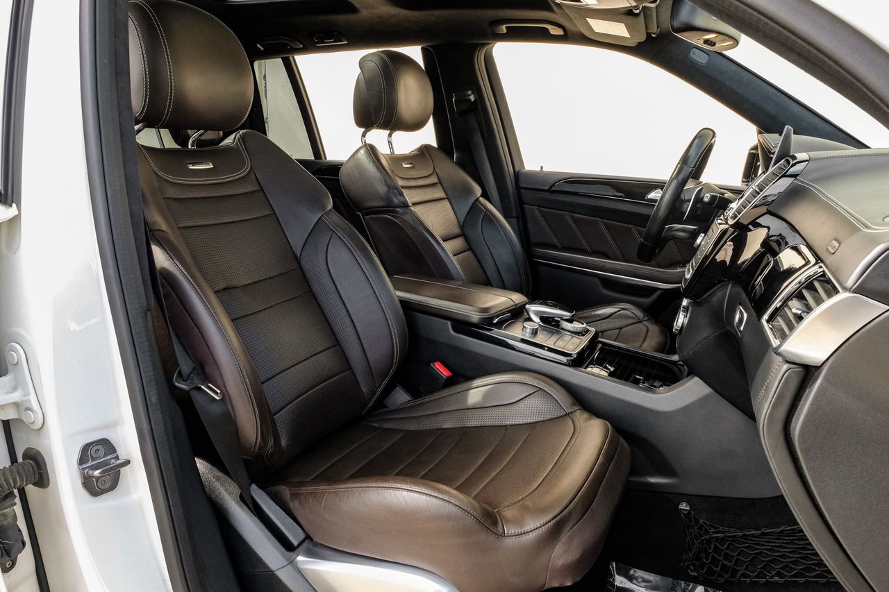 Mercedes-Benz GLS 63 AMG Vehicle Main Gallery Image 44