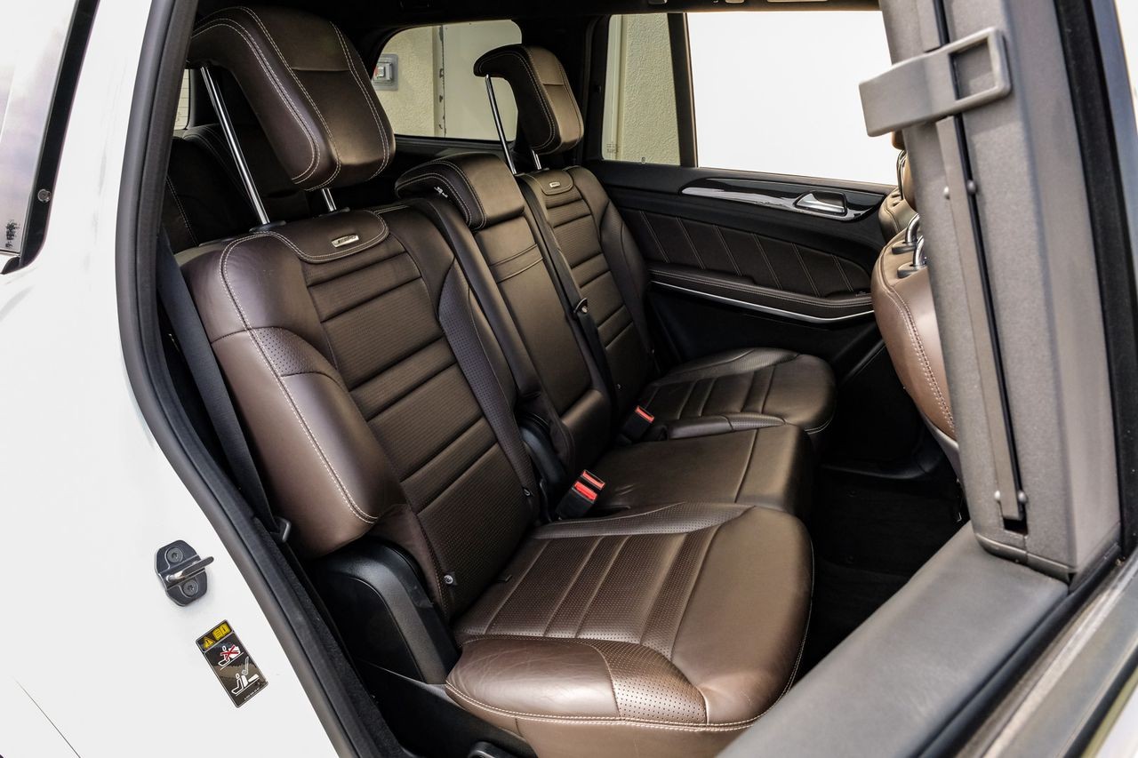 Mercedes-Benz GLS 63 AMG Vehicle Main Gallery Image 45