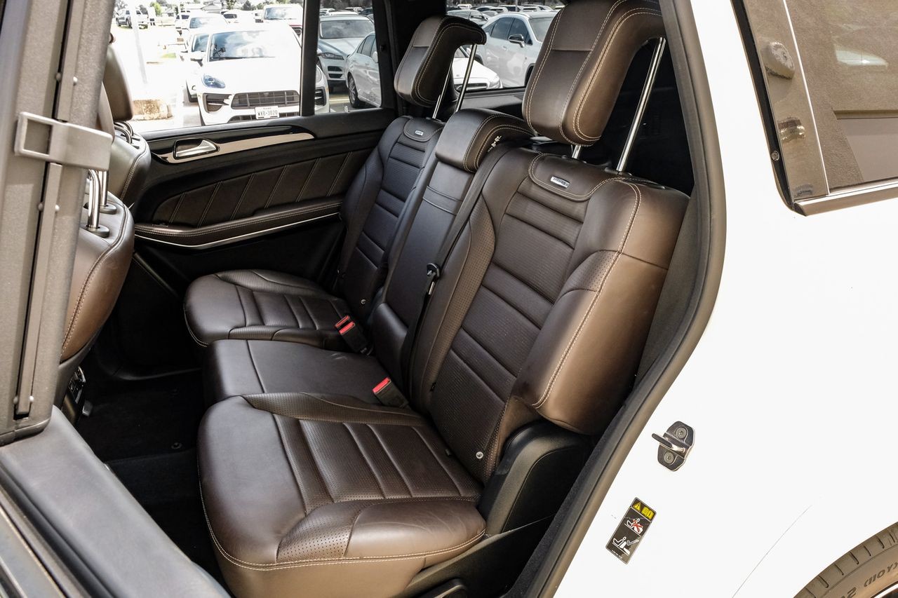 Mercedes-Benz GLS 63 AMG Vehicle Main Gallery Image 48