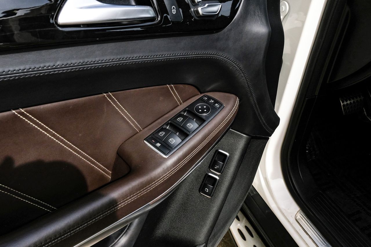 Mercedes-Benz GLS 63 AMG Vehicle Main Gallery Image 52