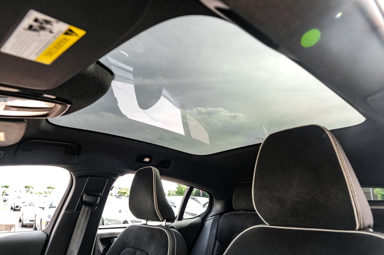 Volvo C40 Recharge Pure Electric Vehicle Main Gallery Image 05