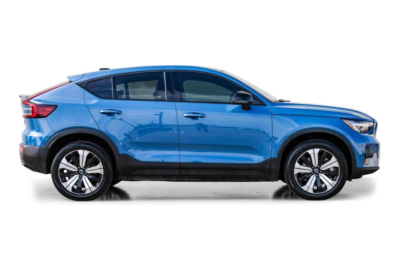 Volvo C40 Recharge Pure Electric Vehicle Main Gallery Image 08