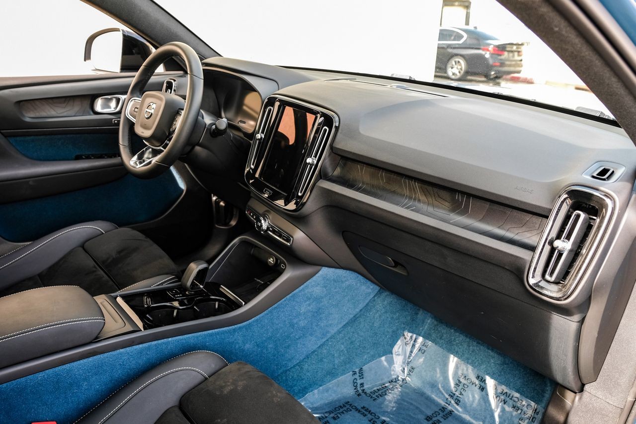 Volvo C40 Recharge Pure Electric Vehicle Main Gallery Image 13