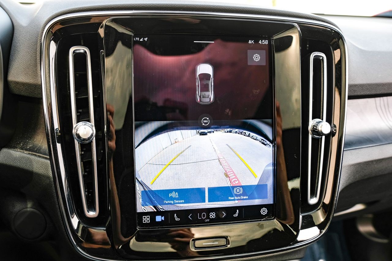 Volvo C40 Recharge Pure Electric Vehicle Main Gallery Image 27