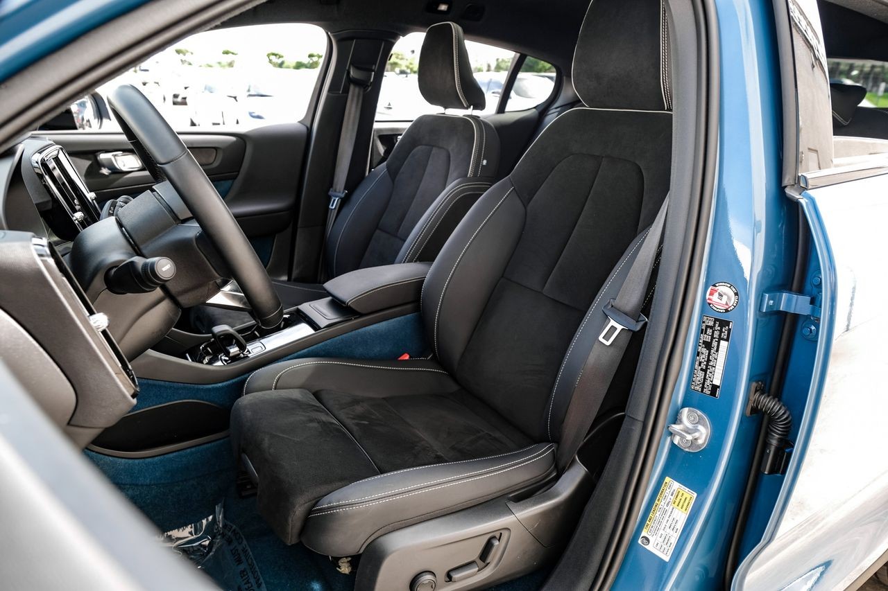 Volvo C40 Recharge Pure Electric Vehicle Main Gallery Image 31