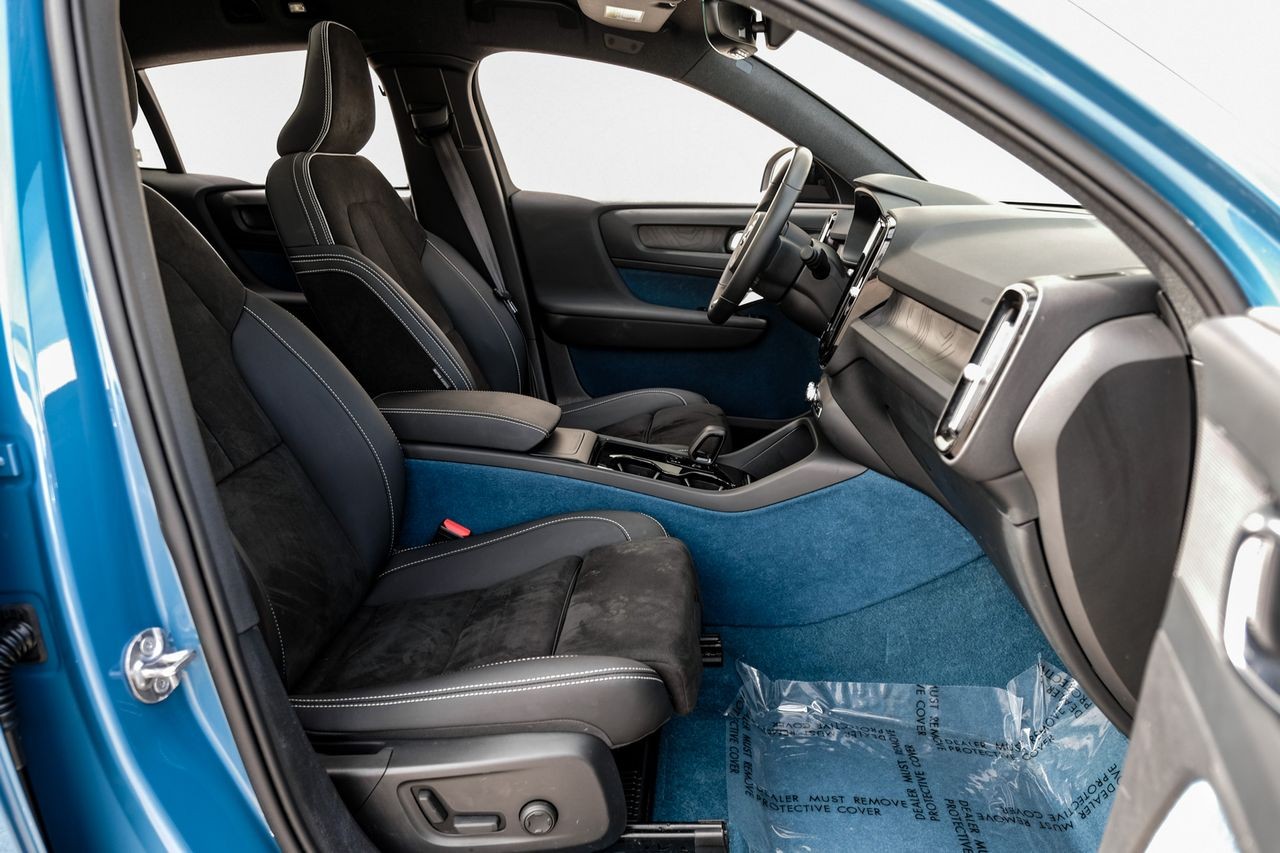 Volvo C40 Recharge Pure Electric Vehicle Main Gallery Image 33