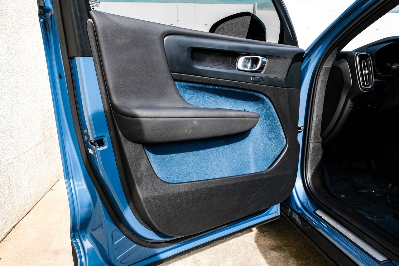 Volvo C40 Recharge Pure Electric Vehicle Main Gallery Image 42
