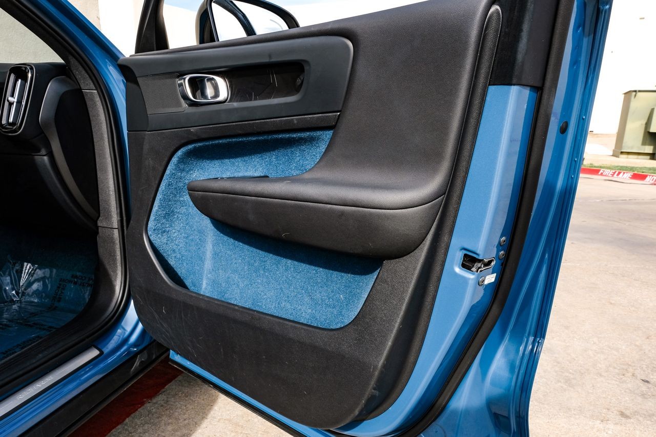 Volvo C40 Recharge Pure Electric Vehicle Main Gallery Image 44