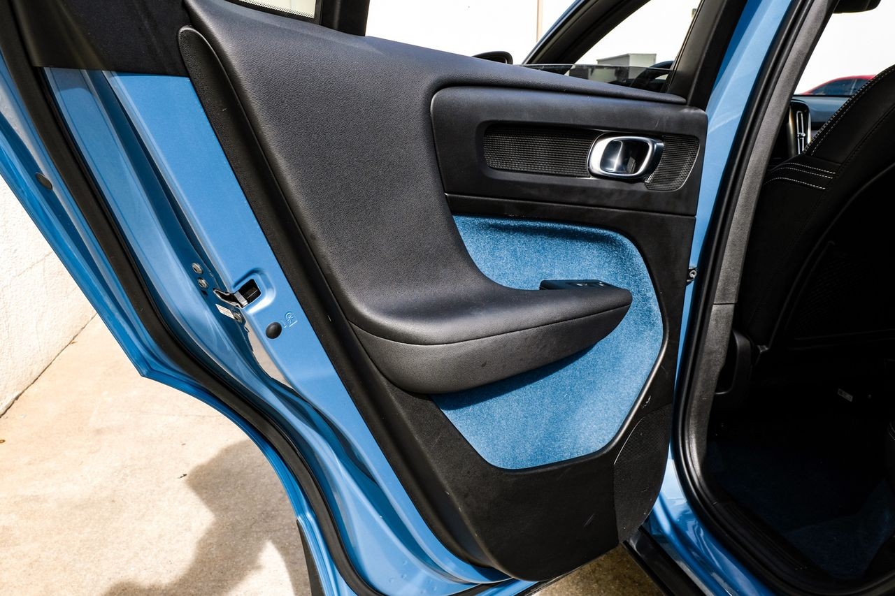 Volvo C40 Recharge Pure Electric Vehicle Main Gallery Image 45