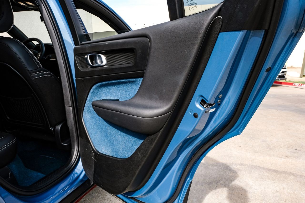 Volvo C40 Recharge Pure Electric Vehicle Main Gallery Image 46