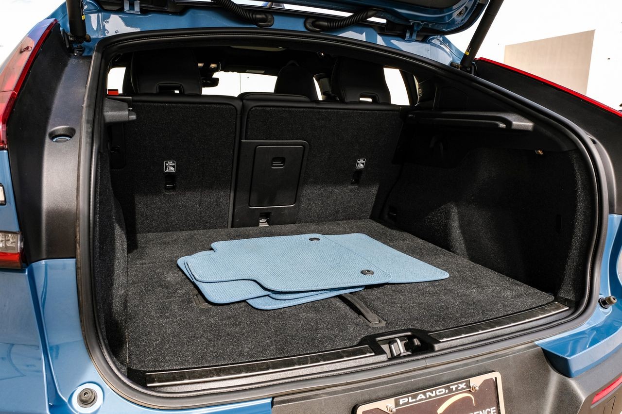 Volvo C40 Recharge Pure Electric Vehicle Main Gallery Image 50