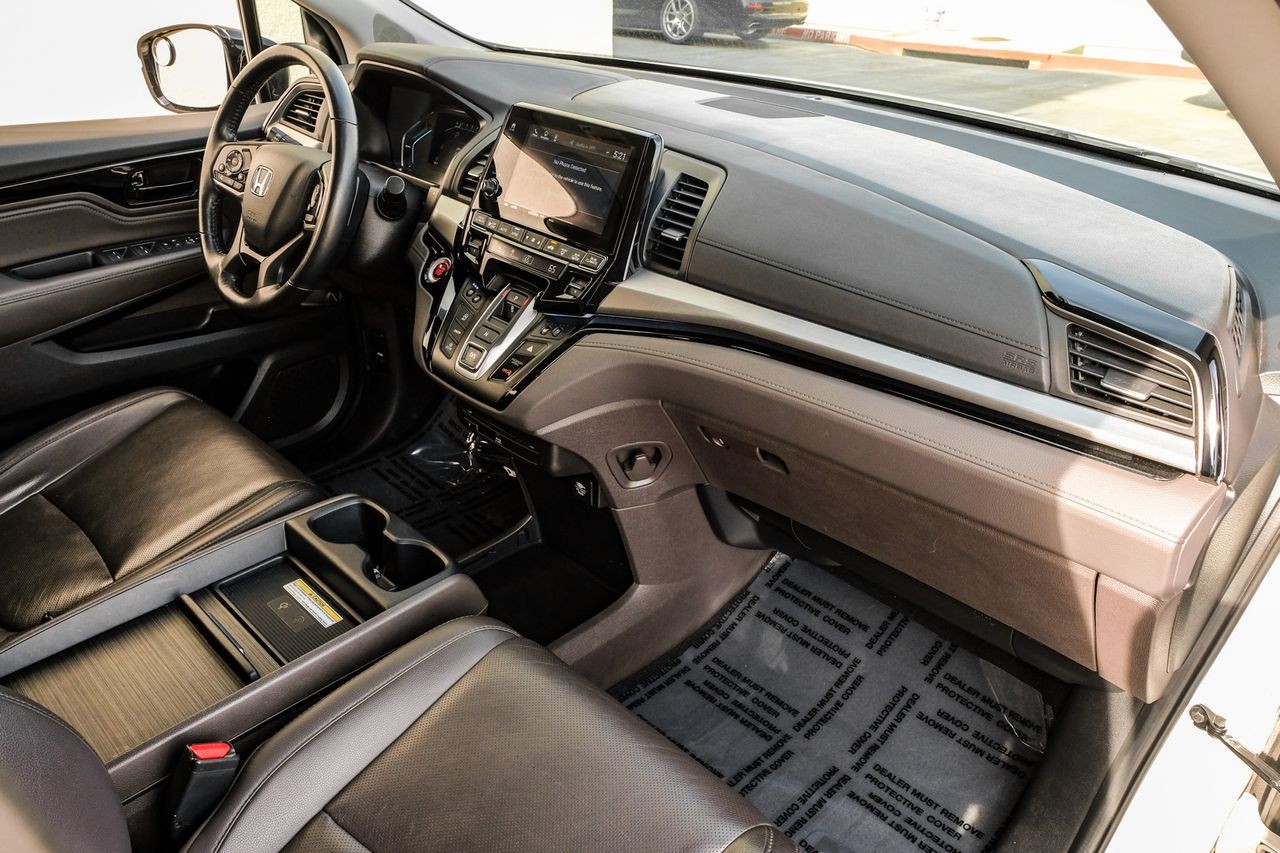 Honda Odyssey Vehicle Main Gallery Image 12