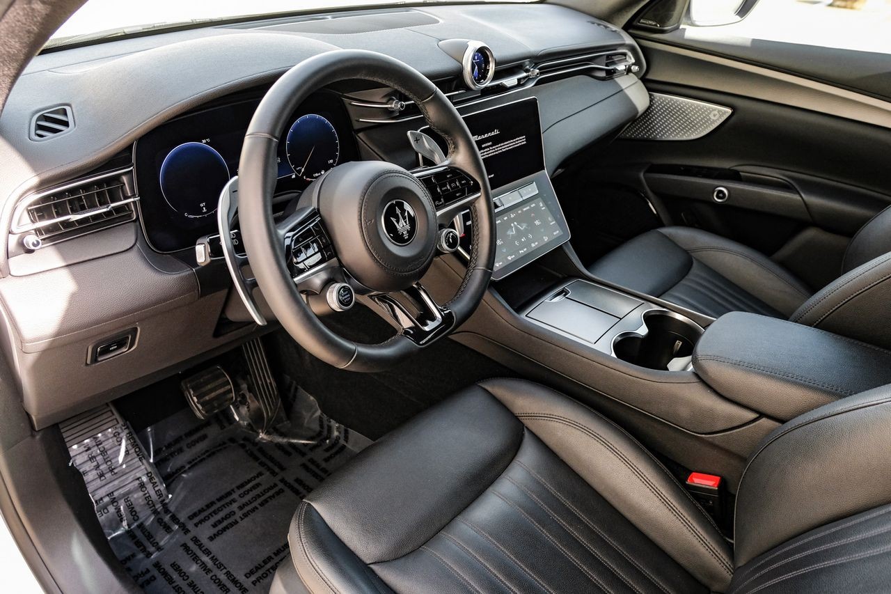 Maserati Grecale Vehicle Main Gallery Image 03