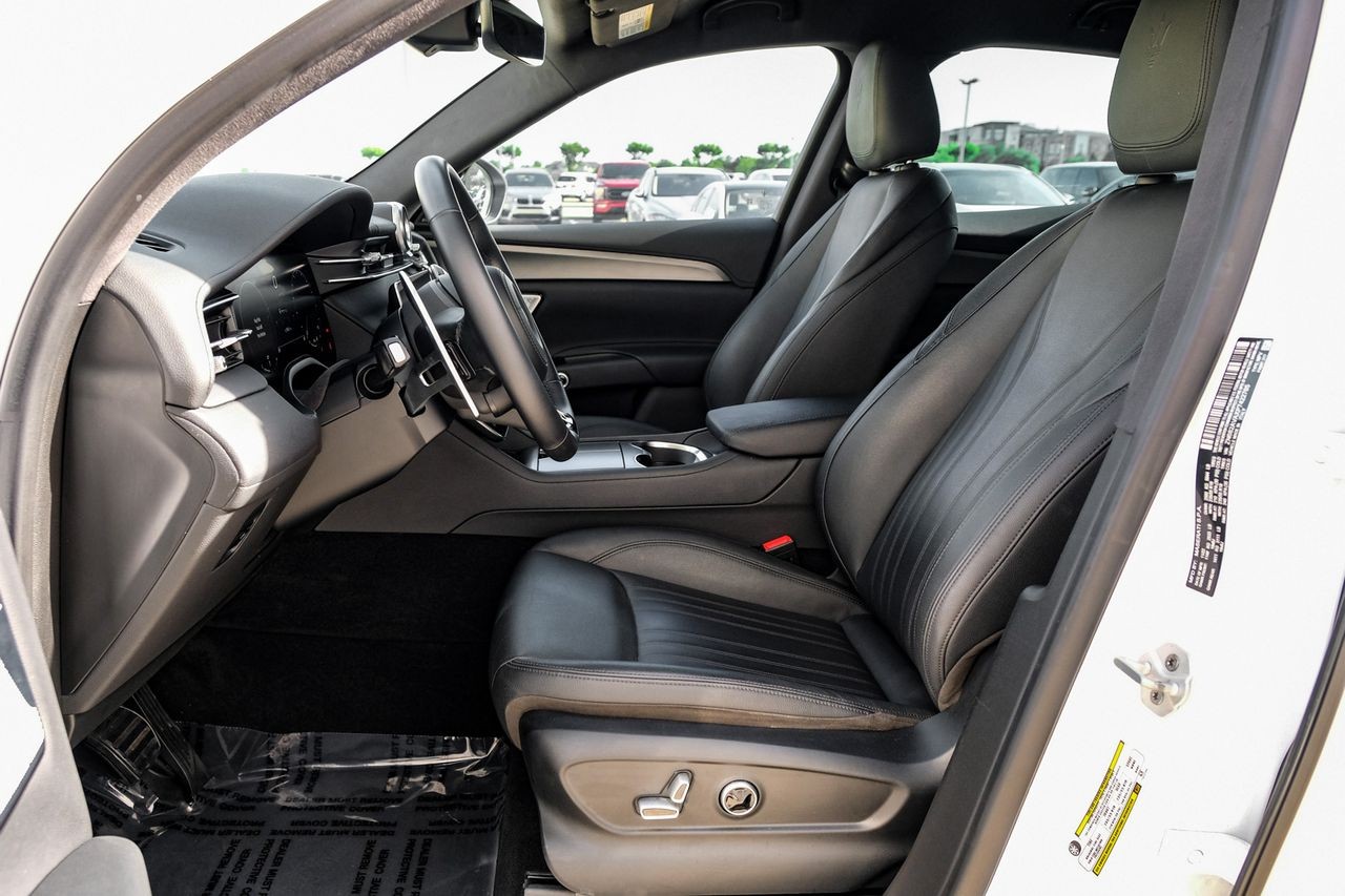 Maserati Grecale Vehicle Main Gallery Image 04