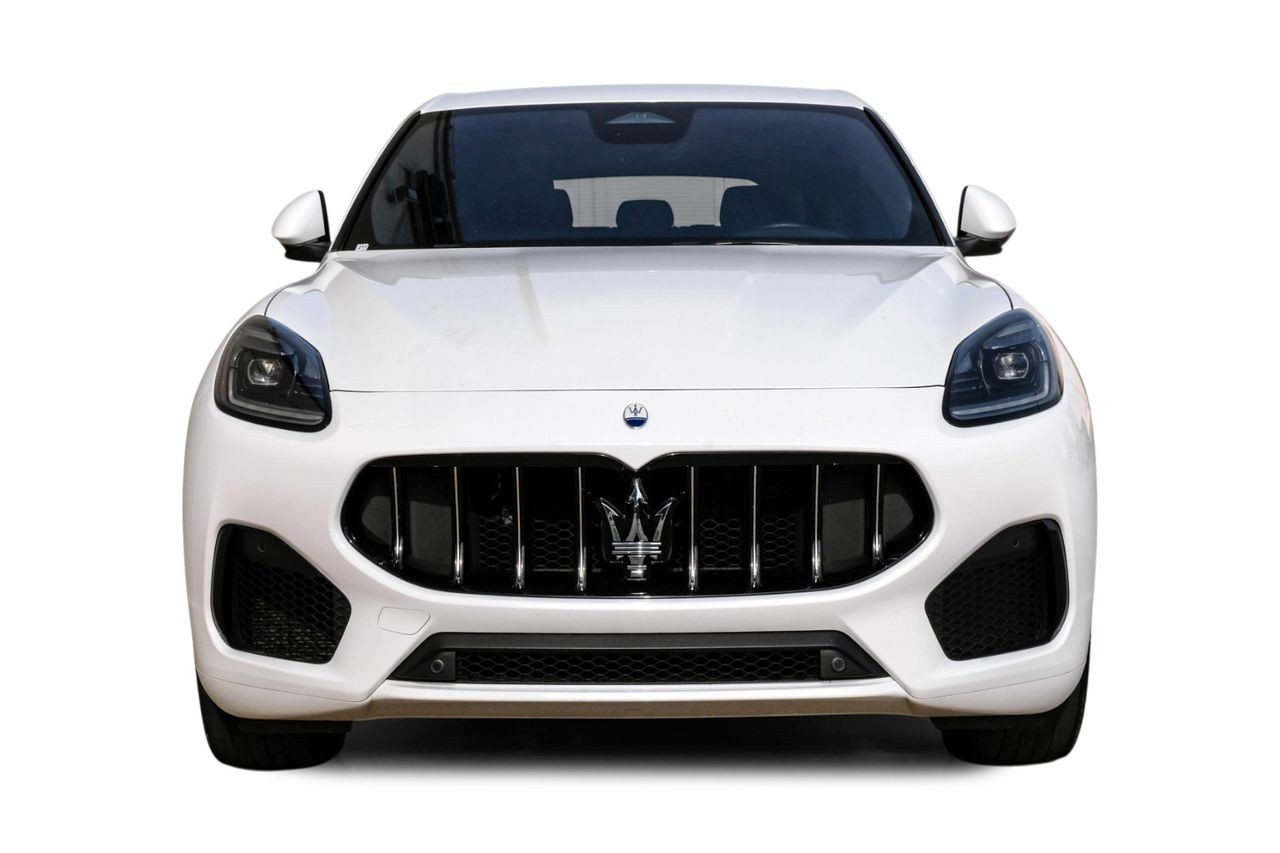 Maserati Grecale Vehicle Main Gallery Image 05