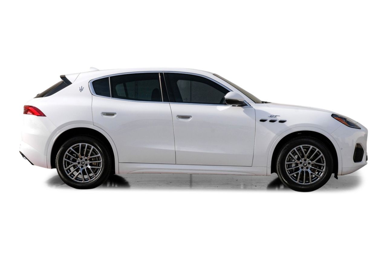 Maserati Grecale Vehicle Main Gallery Image 07