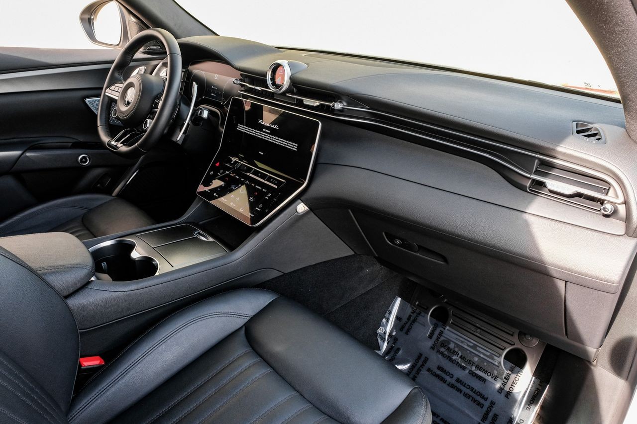 Maserati Grecale Vehicle Main Gallery Image 12