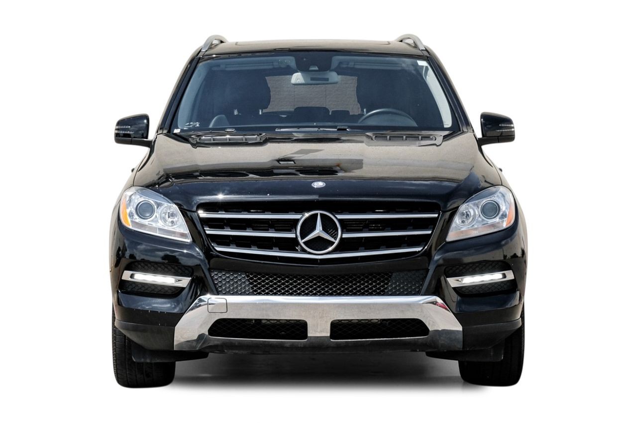 Mercedes-Benz M-Class Vehicle Main Gallery Image 06