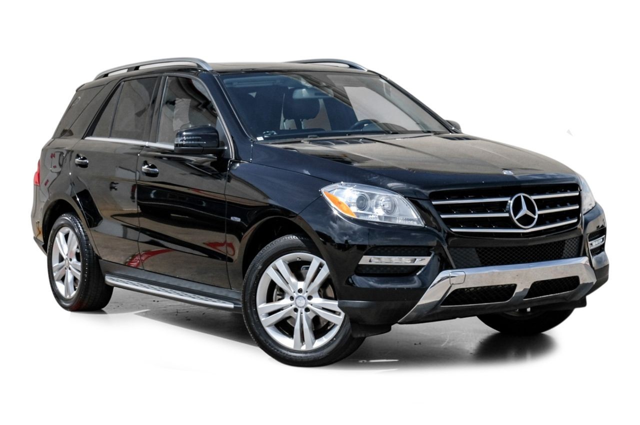 Mercedes-Benz M-Class Vehicle Main Gallery Image 07