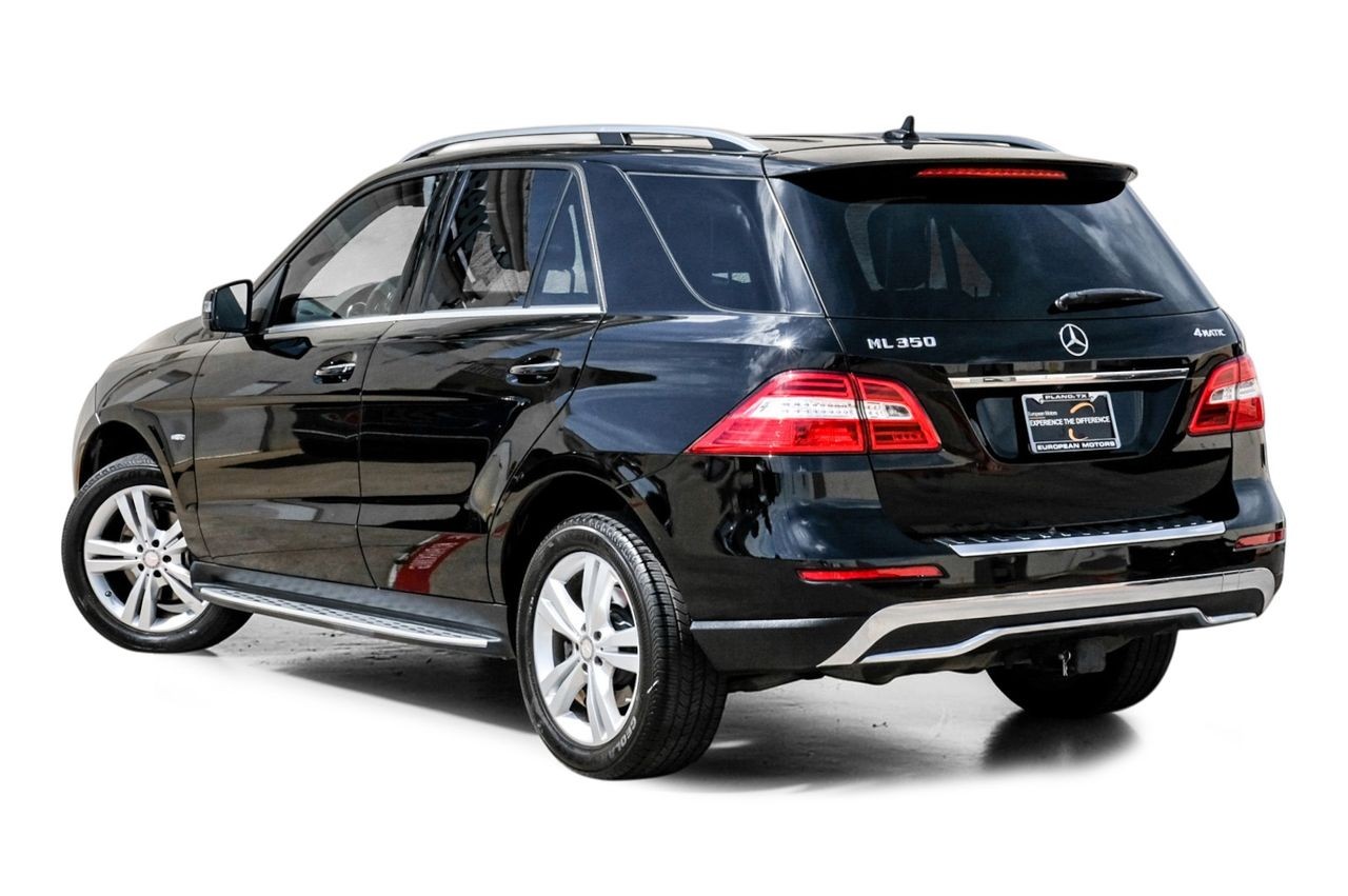 Mercedes-Benz M-Class Vehicle Main Gallery Image 11