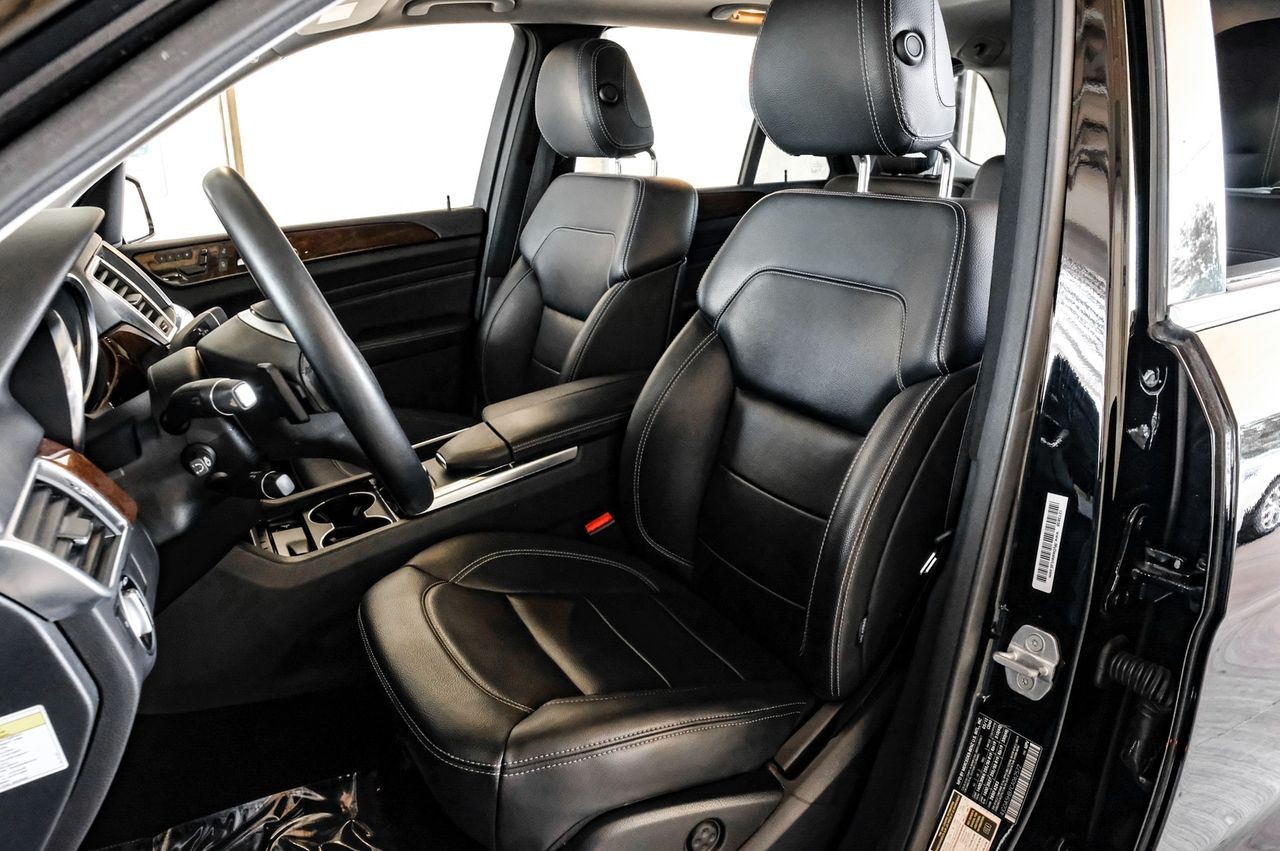 Mercedes-Benz M-Class Vehicle Main Gallery Image 38