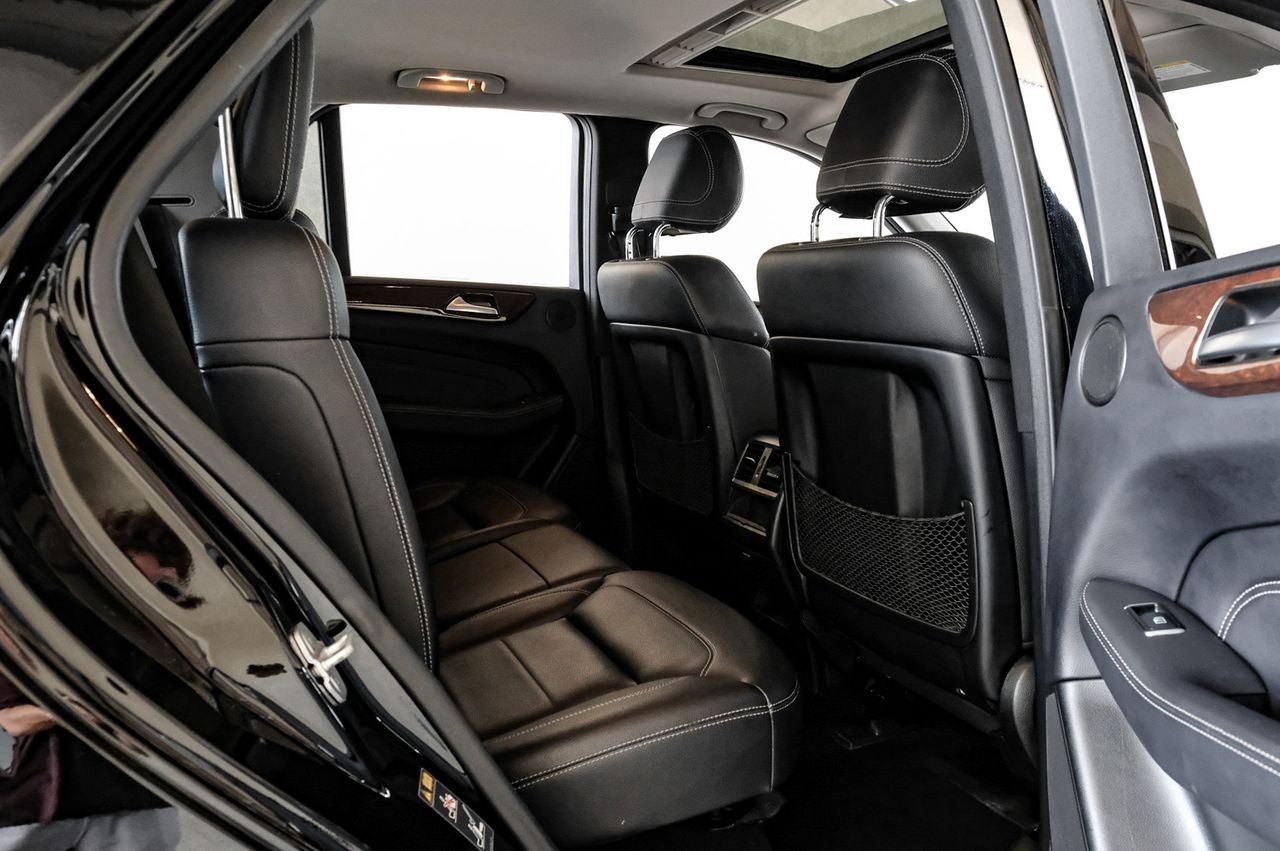 Mercedes-Benz M-Class Vehicle Main Gallery Image 42