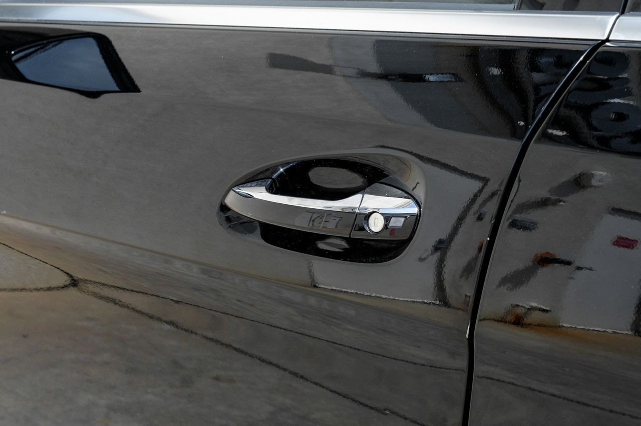 Mercedes-Benz M-Class Vehicle Main Gallery Image 46