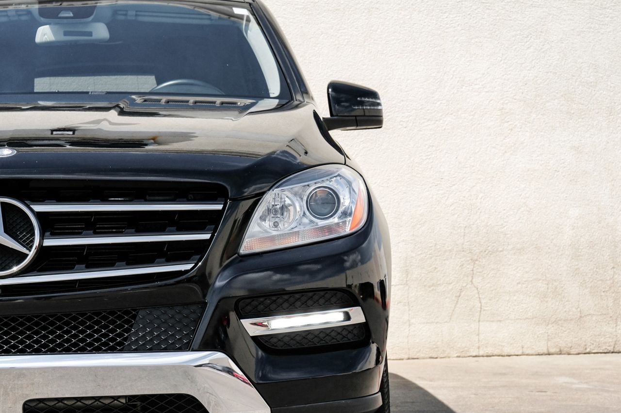 Mercedes-Benz M-Class Vehicle Main Gallery Image 54