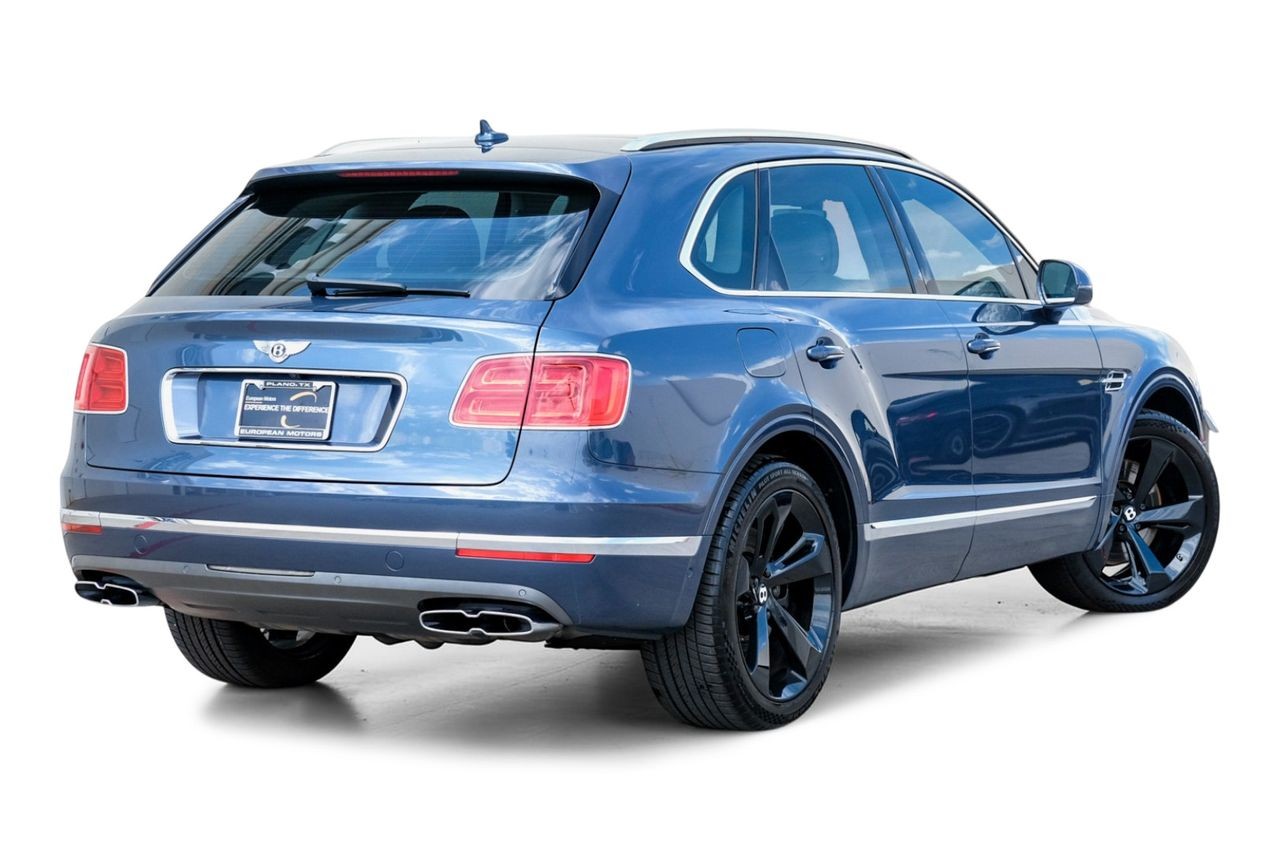 Bentley Bentayga Vehicle Main Gallery Image 07