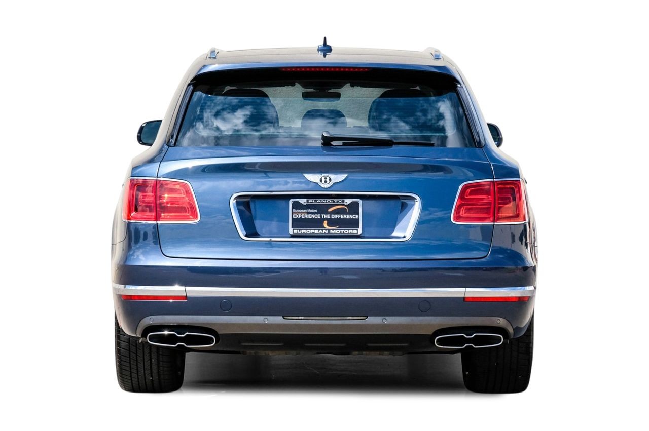 Bentley Bentayga Vehicle Main Gallery Image 08