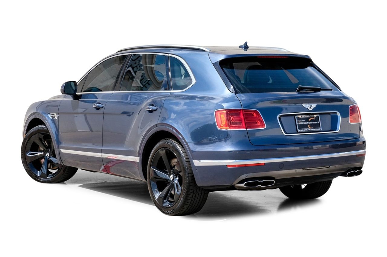 Bentley Bentayga Vehicle Main Gallery Image 09