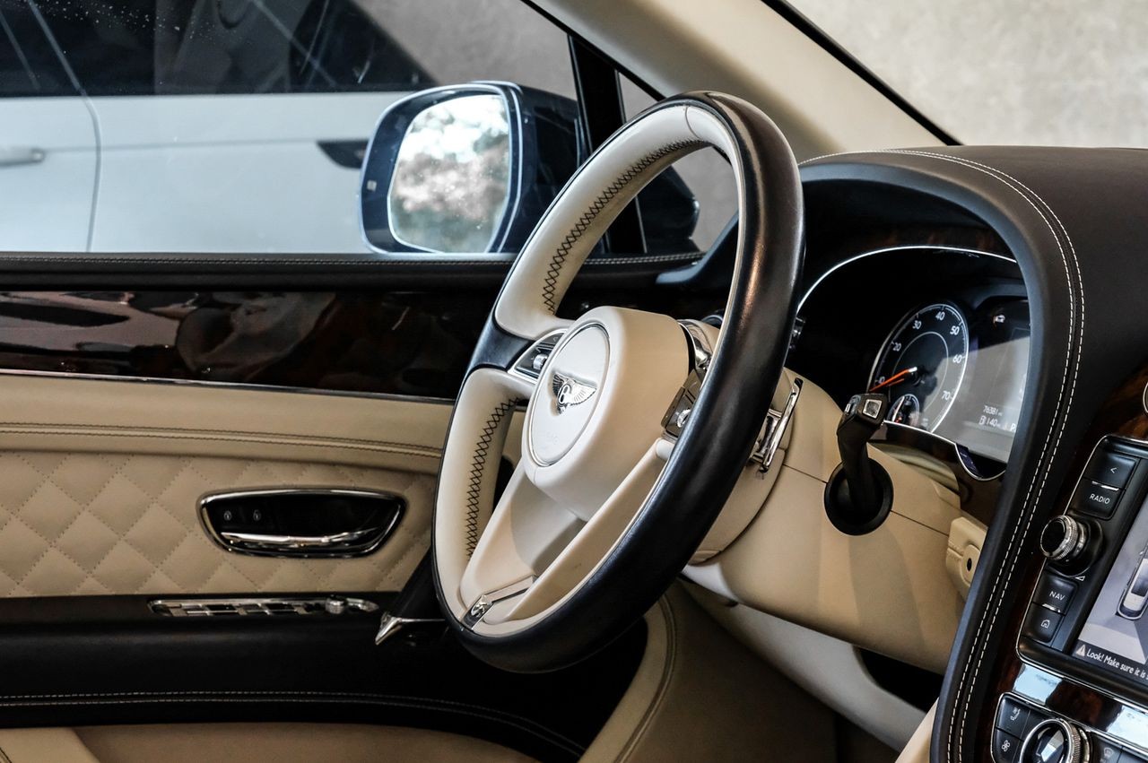 Bentley Bentayga Vehicle Main Gallery Image 12