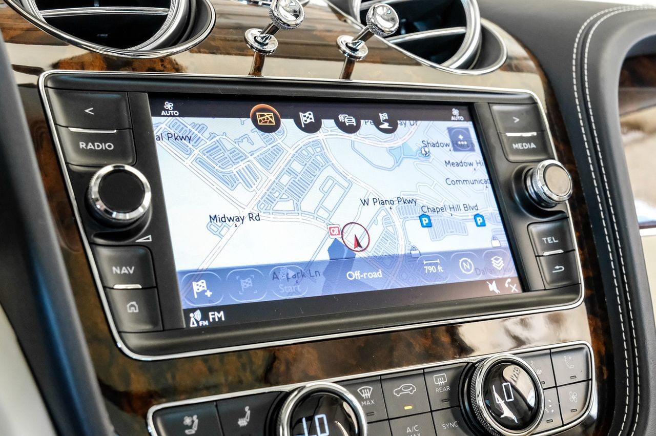Bentley Bentayga Vehicle Main Gallery Image 21