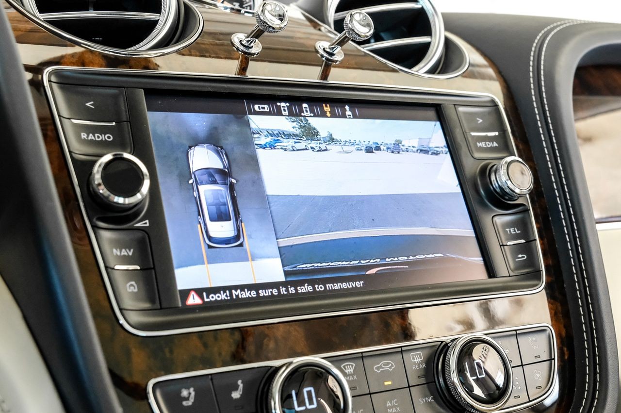 Bentley Bentayga Vehicle Main Gallery Image 22