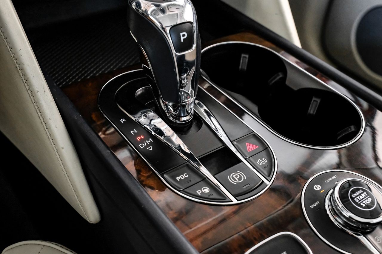 Bentley Bentayga Vehicle Main Gallery Image 25
