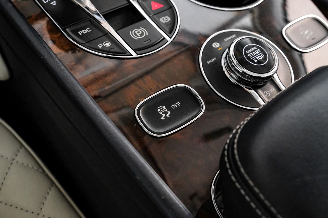 Bentley Bentayga Vehicle Main Gallery Image 27