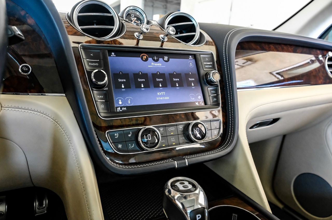 Bentley Bentayga Vehicle Main Gallery Image 30