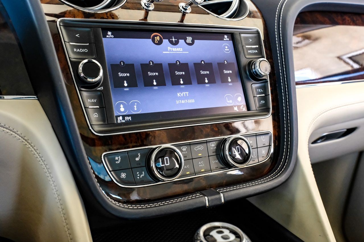 Bentley Bentayga Vehicle Main Gallery Image 31