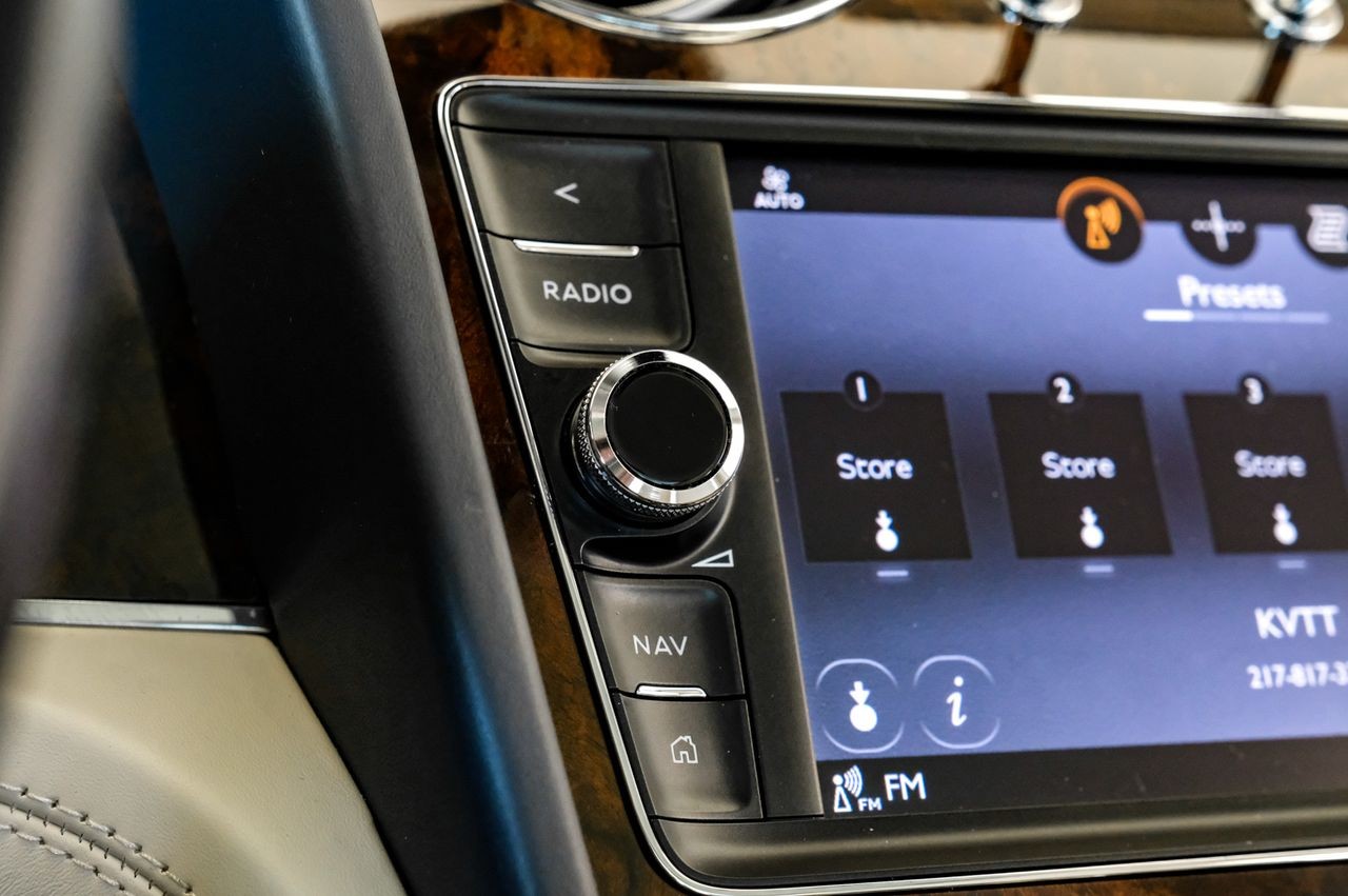 Bentley Bentayga Vehicle Main Gallery Image 35