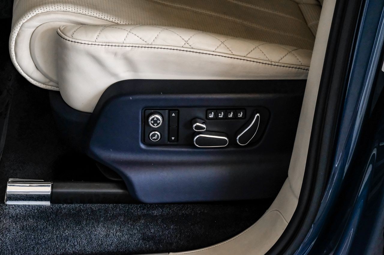 Bentley Bentayga Vehicle Main Gallery Image 42