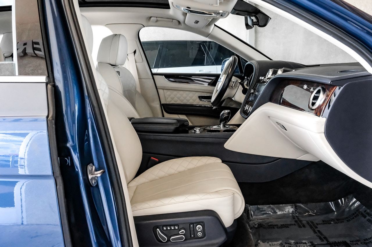 Bentley Bentayga Vehicle Main Gallery Image 43