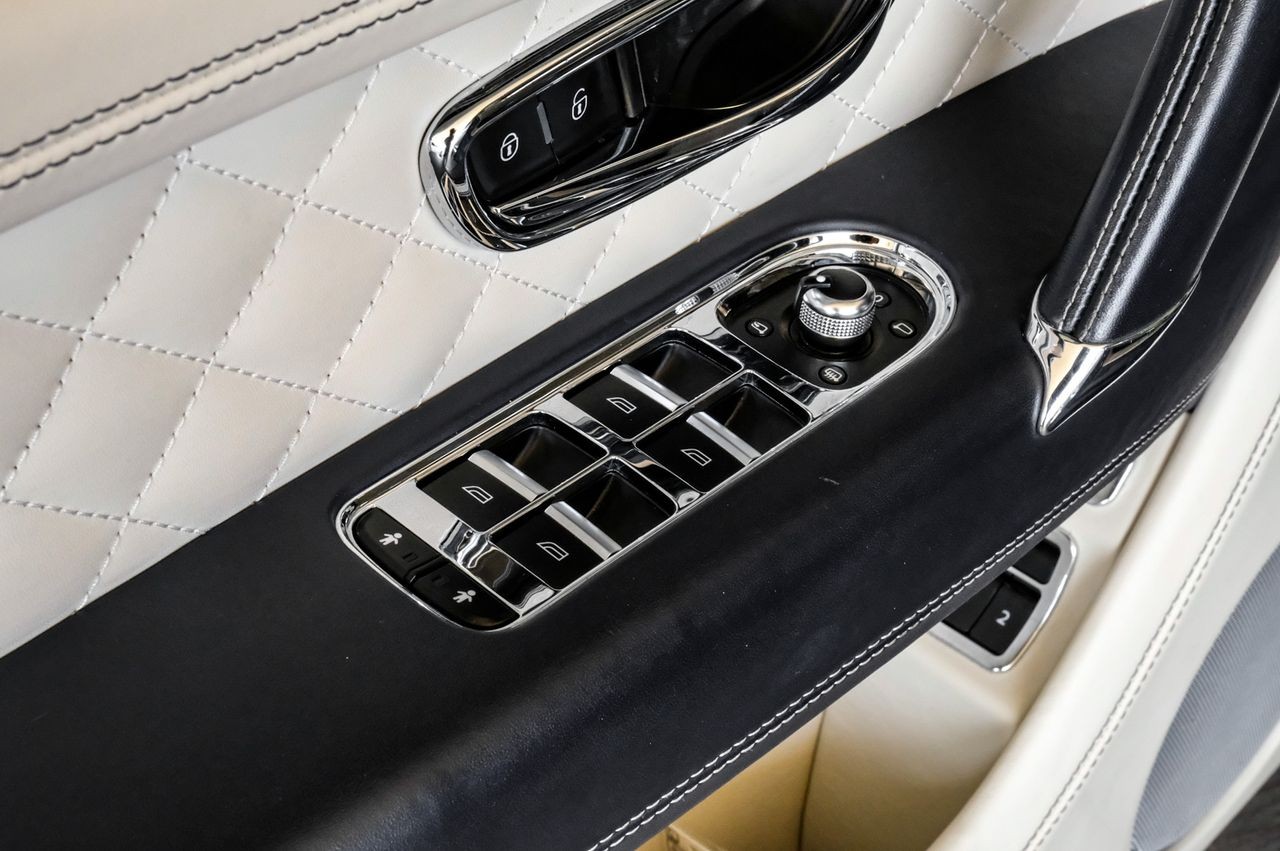 Bentley Bentayga Vehicle Main Gallery Image 53